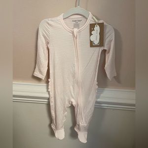NWT! Angel Dear 2-way zipper ruffle back footie.